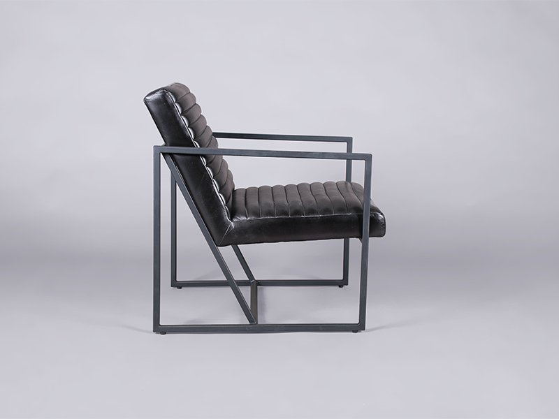 black learher chair