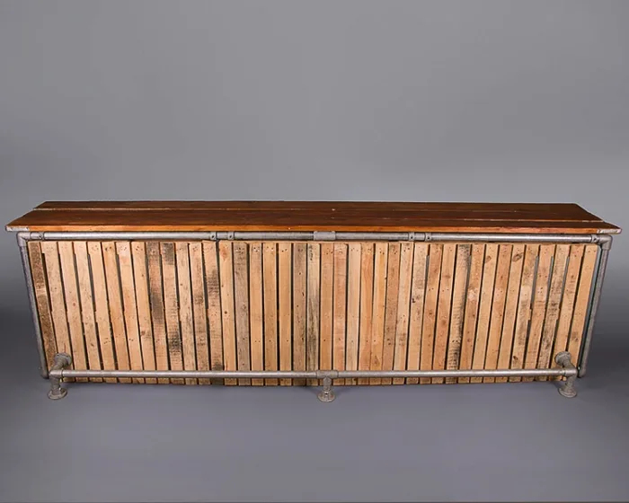 Pallet Bar With Storage