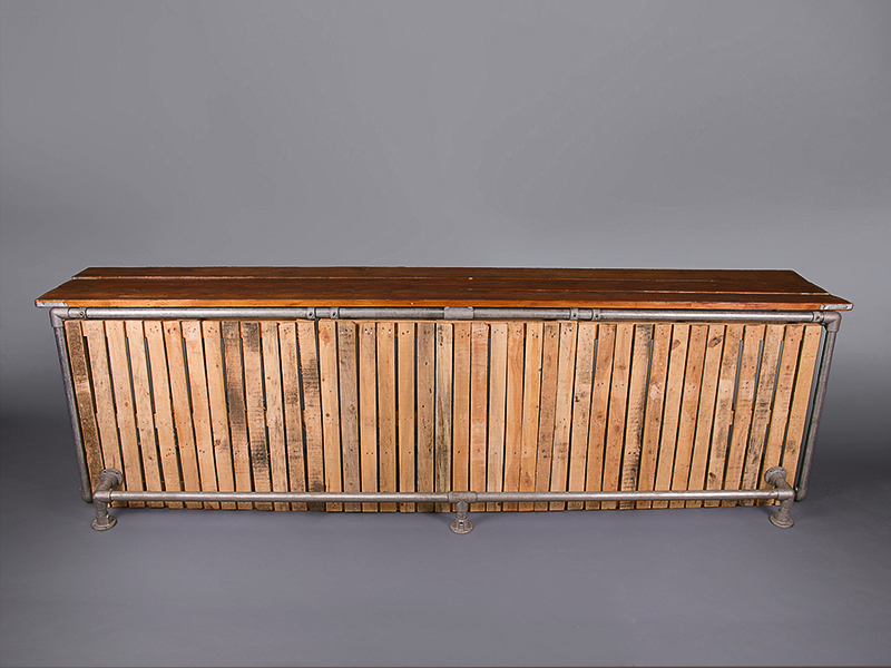 Pallet Bar With Storage