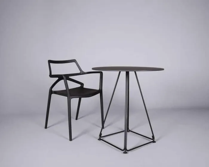 Nero Bistro table