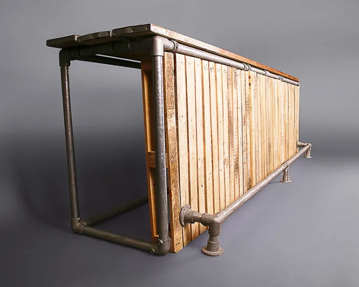 Pallet Bar With Storage