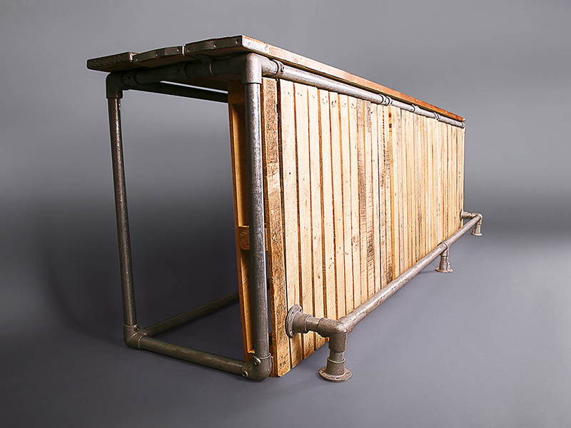 Pallet Bar With Storage