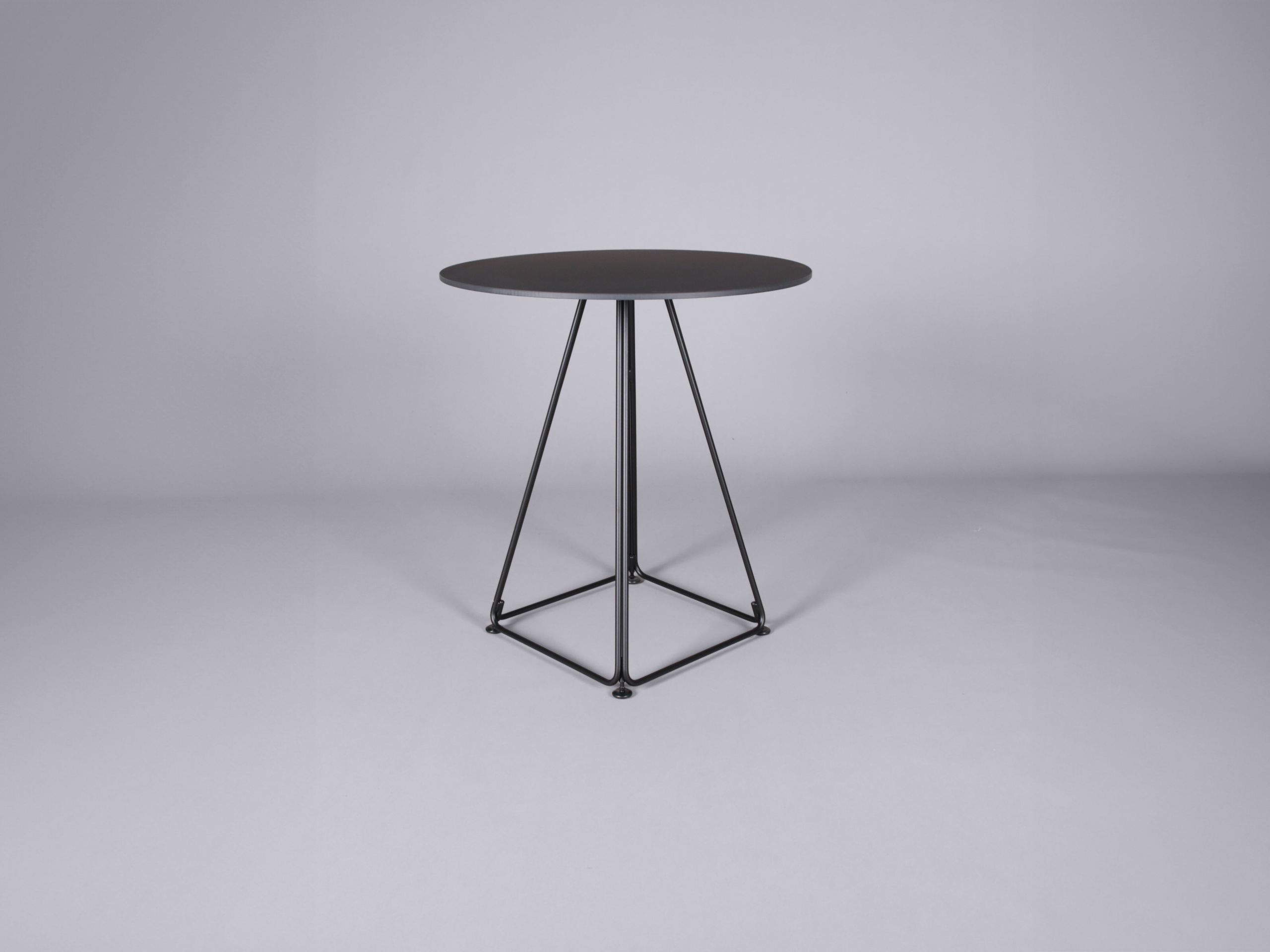 Nero Bistro table