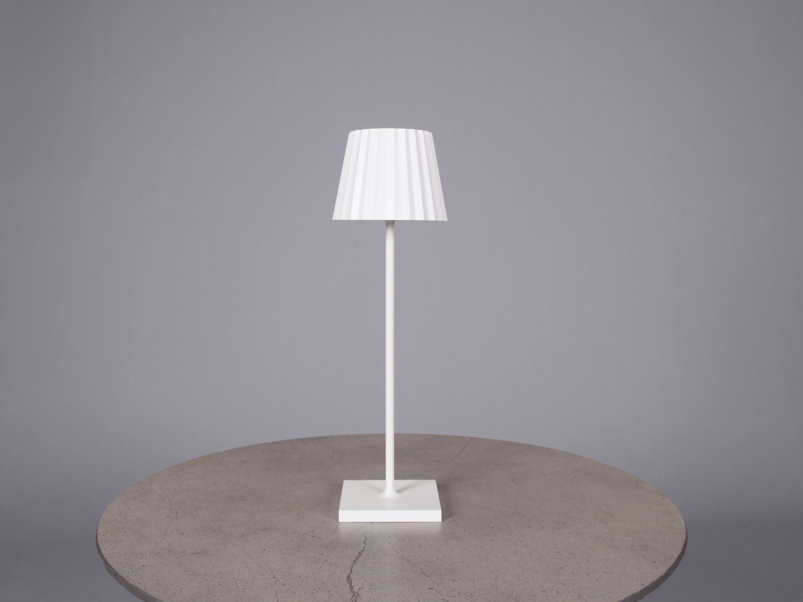 Valencia table lamp – white