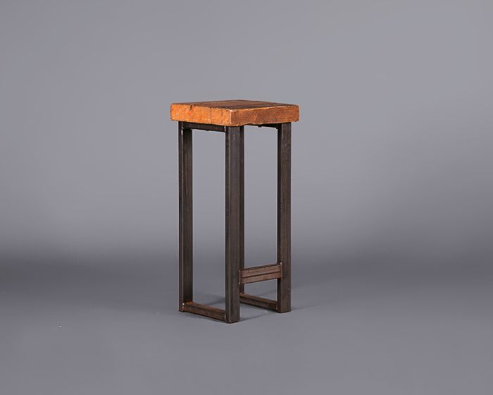 Woodstock High bar stool