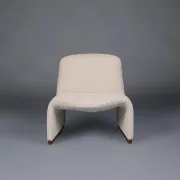 Azalea chair – bouclé