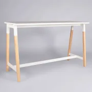 Menara bar table
