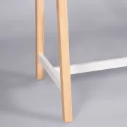 Menara bar table